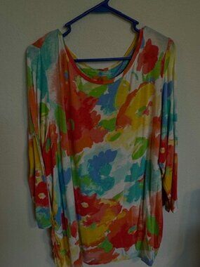 Women's casual colorful top